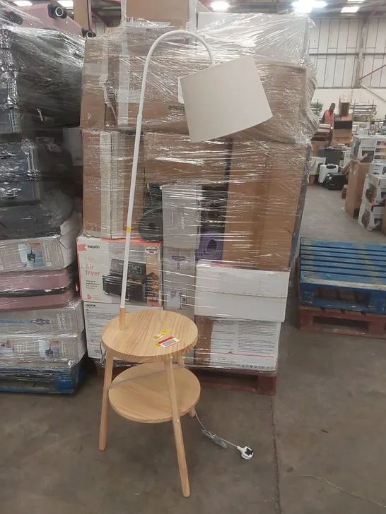 Lot 1000: VALUELIGHTS LIGHT WOOD TRIPOD STORAGE FLOOR LAMP WITH SHELVES ...