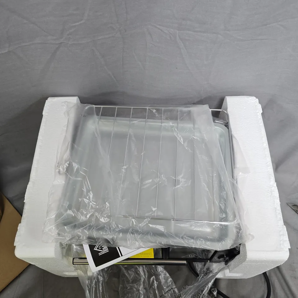 HOMCOM 750W COUNTERTOP OVEN WITH GLASS DOOR – BLACK