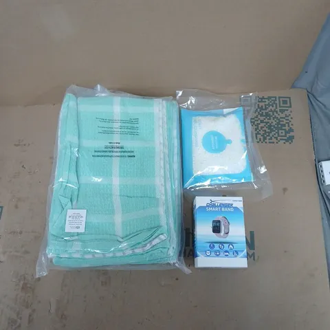 LARGE QUANTITY OF ASSORTED ITEMS TO INCLUDE DEHUMIDIFIER POUCHES, MULTIPACK OF TEA TOWELS, SMARTWATCH ETC - COLLECTION ONLY