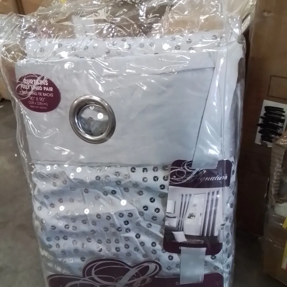 BAGGED SIGNATURE COLLECTION EYELET FULLY LINED ROOM DARKENING CURTAINS 90" × 90"