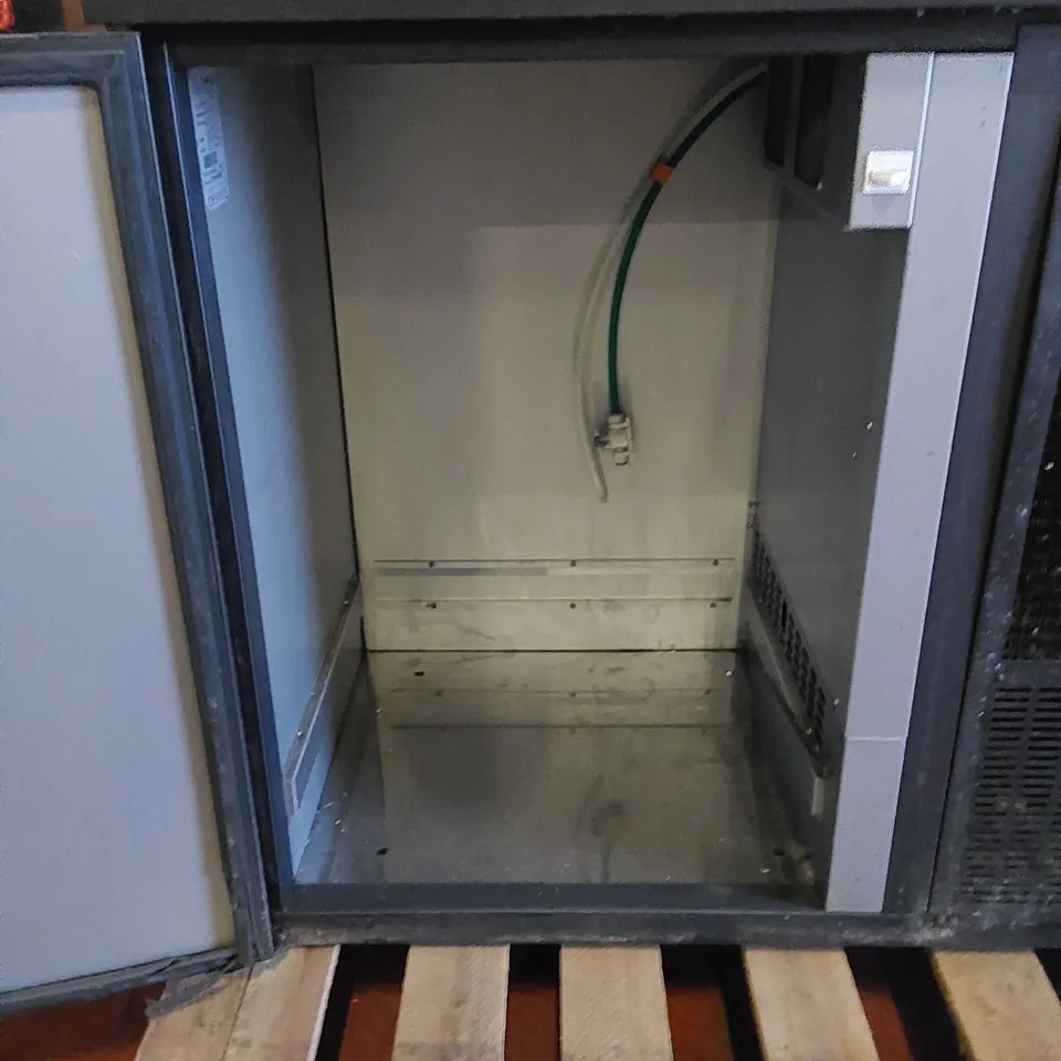 GAMKO FK2-25/4R REFRIGERATED SINGLE DOOR KEG COOLER 