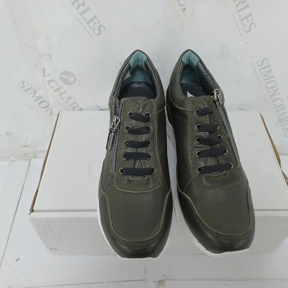 BOXED PAIR OF RUTH LANGSFORD WEDGE TRAINERS IN KHAKI SIZE 6