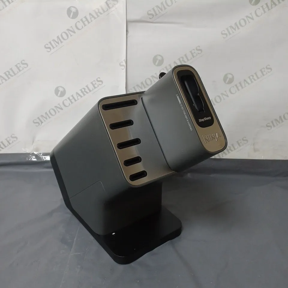 BOXED NINJA FOODI STAYSHARP KNIFE BLOCK WITH INTEGRATED SHARPENER K32005UK - COLLECTION ONLY