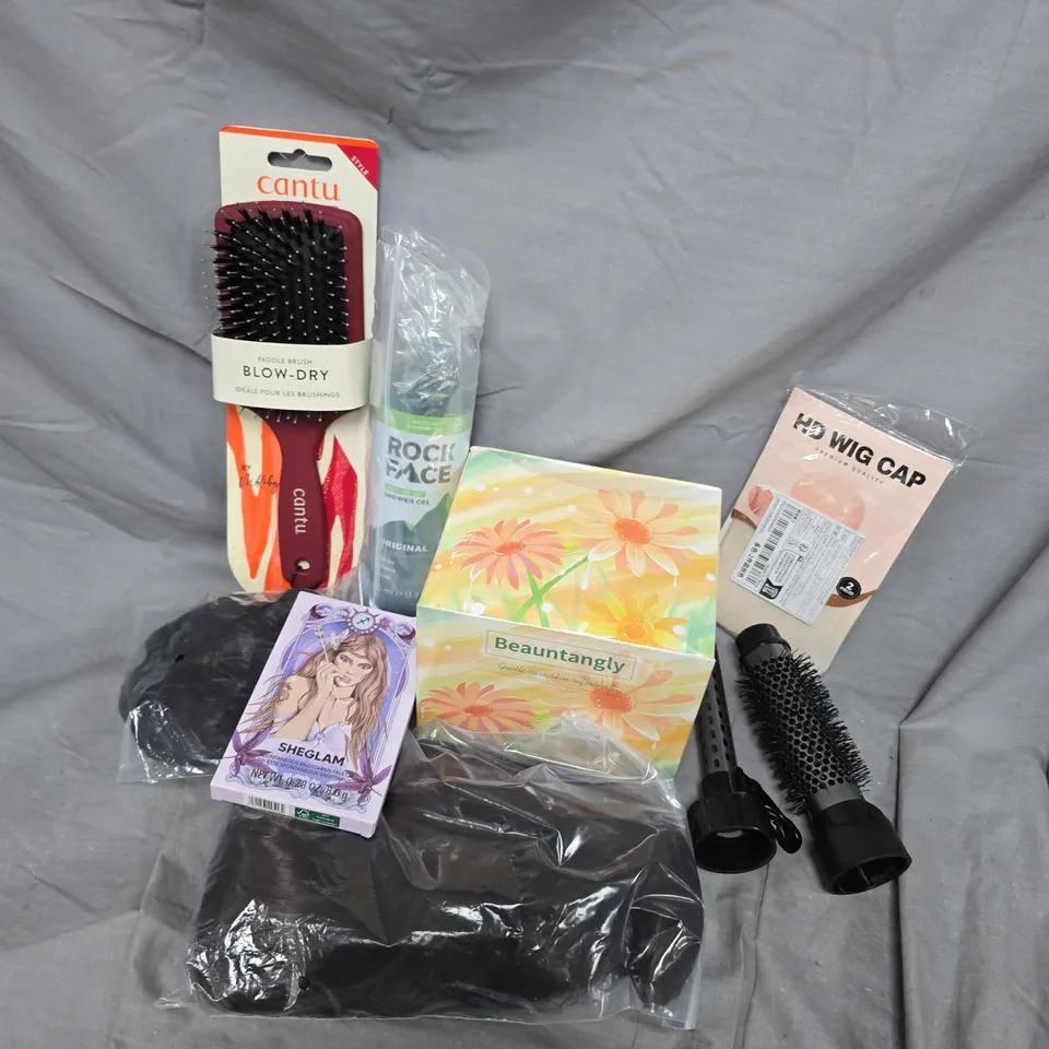 APPROXIMATELY 12 ASSORTED HEALTH & BEAUTY PRODUCTS TO INCLUDE CANTU PADDLE BRUSH, ROCK FACE SHOWER GEL, SHEGLAM SPONTANEOUS SAGITTARIUS EYESHADOW PALETTE, ETC