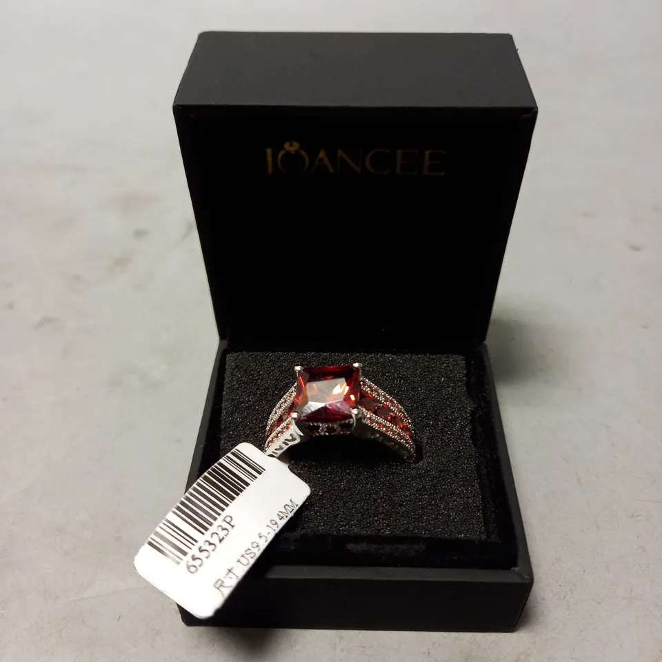 ROUND CUT RED STONE  925 STERLING SILVER ENGAGEMENT RING