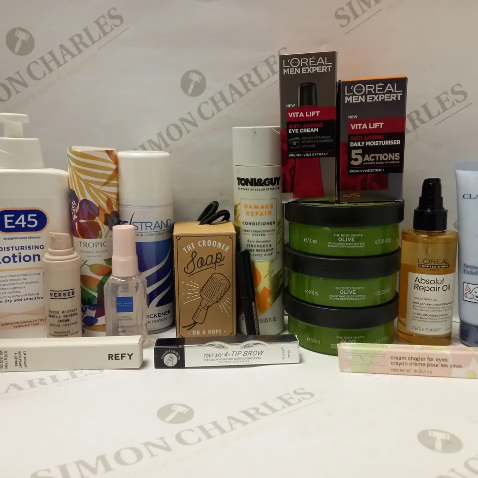 LOT OF APPROX 12 ASSORTED BEAUTY PRODUCTS TO INCLUDE TROPIC VITAMIN TONER, REFY LIP SCULPT, CLINIQUE CREAM SHAPER, ETC 