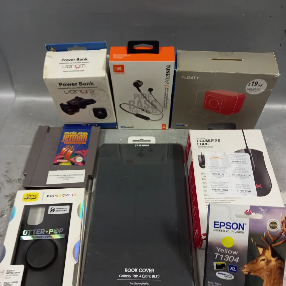 APPROXIMATELY 30 ASSORTED ELECTRICAL PRODUCTS TO INCLUDE HYPER X MOUSE, SAMSUNG BOOK COVER, WIRELESS EARPHONES ETC 