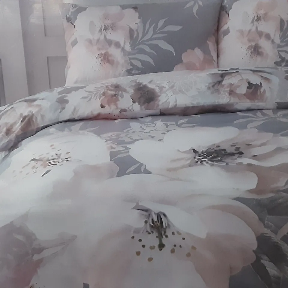 DRAMATIC FLORAL DOUBLE DUVET COVER SET - 200 X 200 CM 