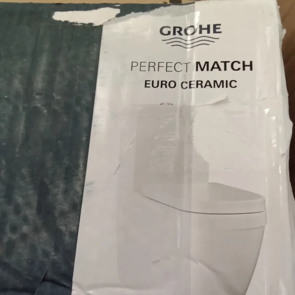 BOXED GROHE CERAMIC WC BUNDLE 