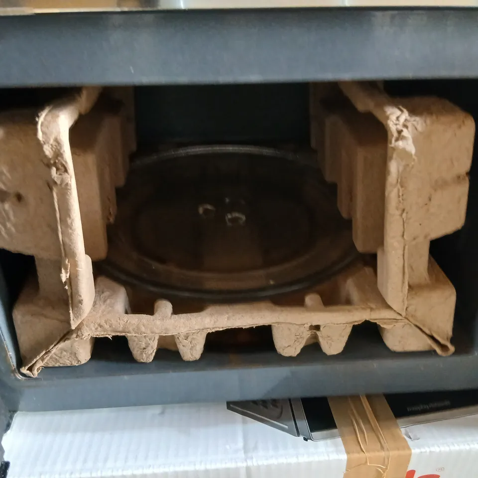 SHARP MICROWAVE OVEN – BLACK, 700W (MODEL: YC-G5011L-B) 