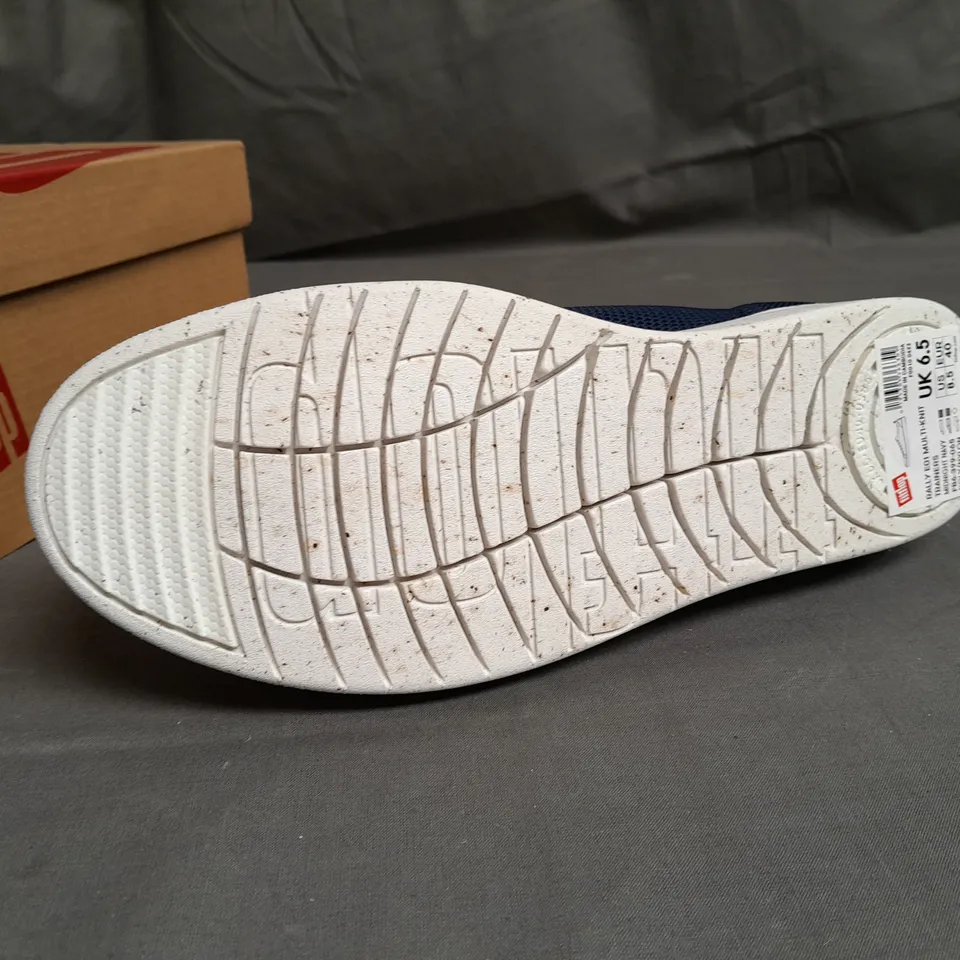 BOXED PAIR OF FITFLOP NAVY SHOES SIZE UK 6.5