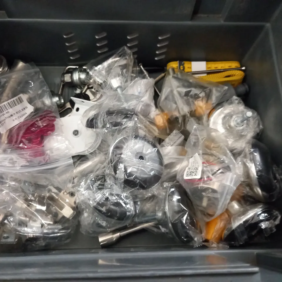 LOT OF ASSORTED FITTINGS AND FIXTURES