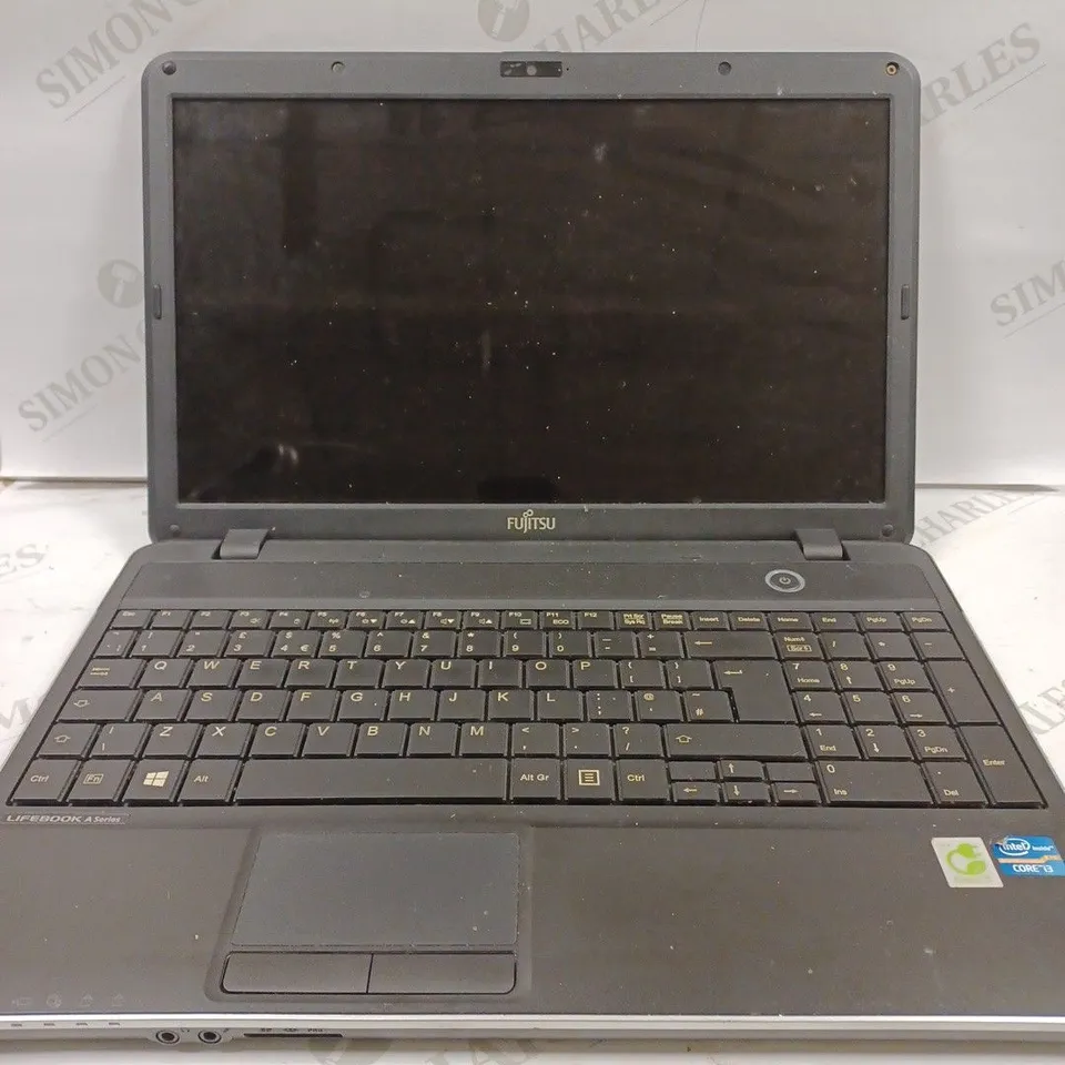 FUJITSU AH512 LAPTOP 