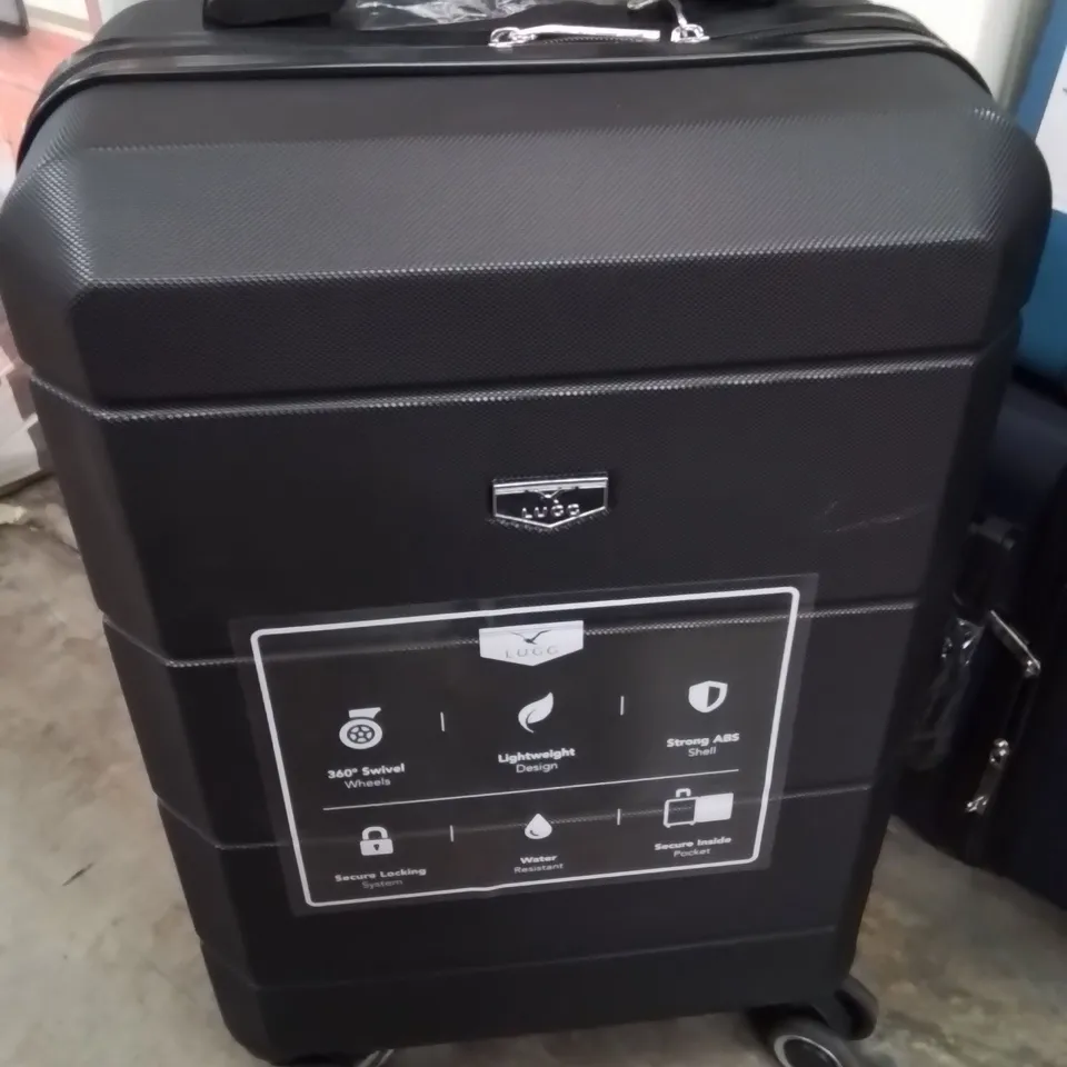 LUGG TRAVEL SUITCASE BLACK 