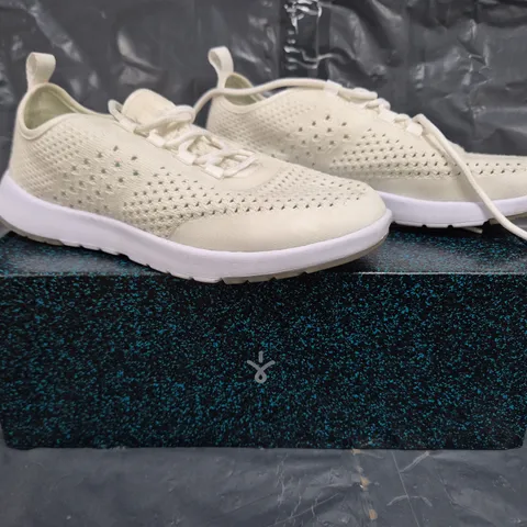 BOXED PAIR OF EMU AUSTRALIA MIKI TRAINERS IN WHITE SIZE 5