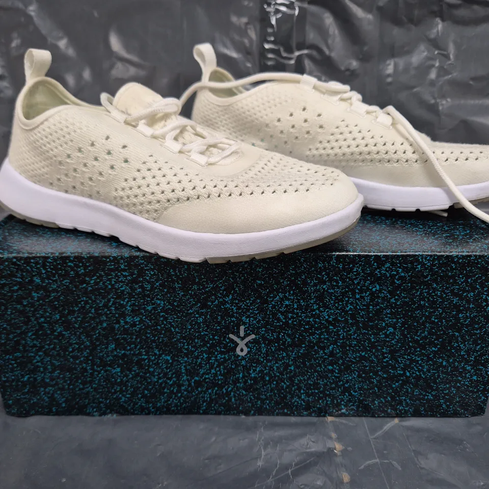BOXED PAIR OF EMU AUSTRALIA MIKI TRAINERS IN WHITE SIZE 5