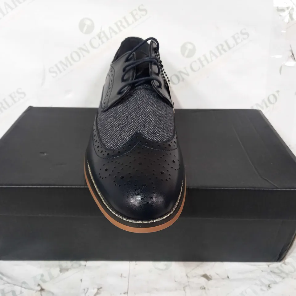 BOXED PAIR OF CAVANI LACE UP SHOES IN NAVY UK SIZE 9