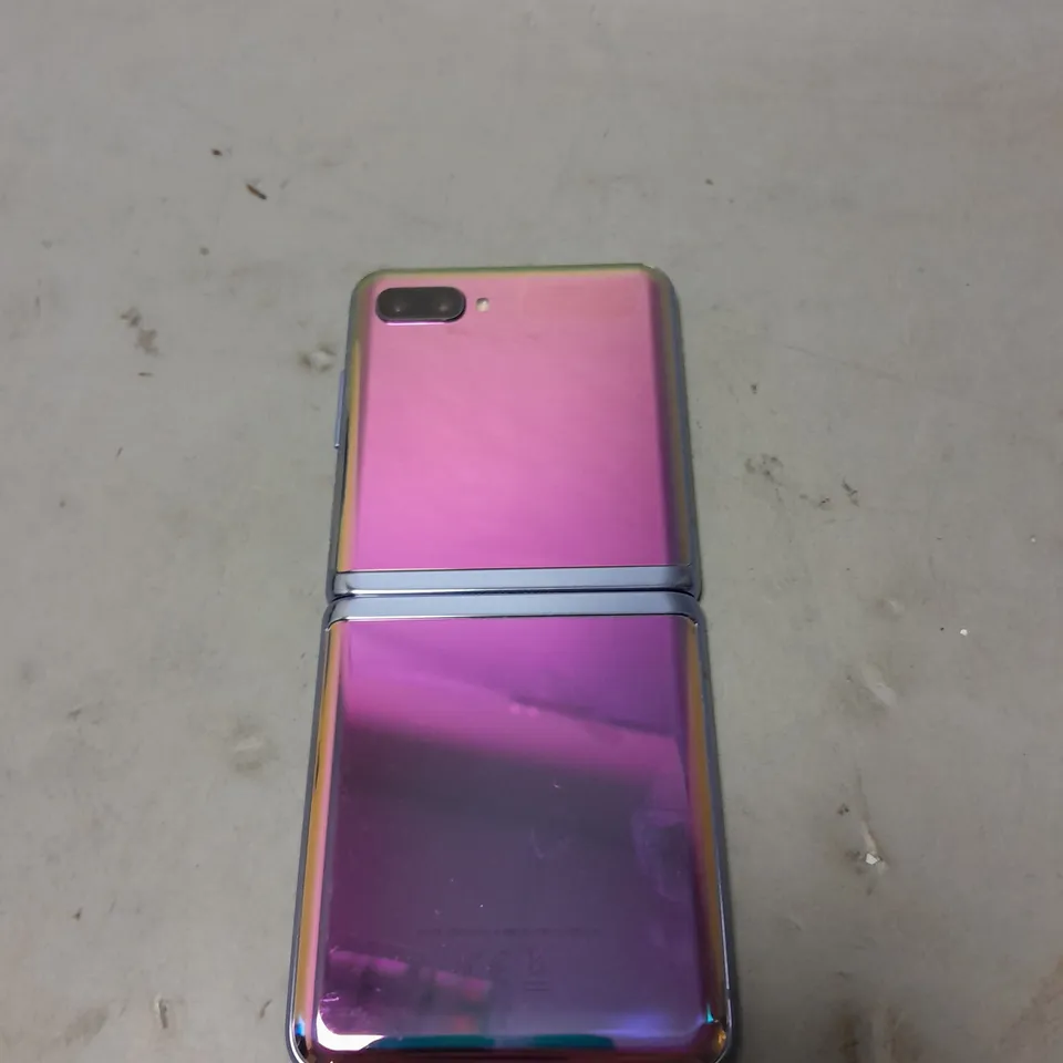 SAMSUNG GALAXY FLIP OIL SPILL 