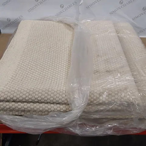 BOXED HANDWOVEN WOPLTEPPICH WOOLEN RUG - 290 X 200 (1 BOX)