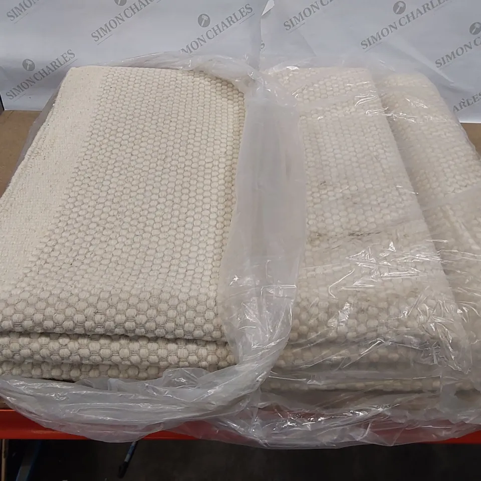 BOXED HANDWOVEN WOPLTEPPICH WOOLEN RUG - 290 X 200 (1 BOX)