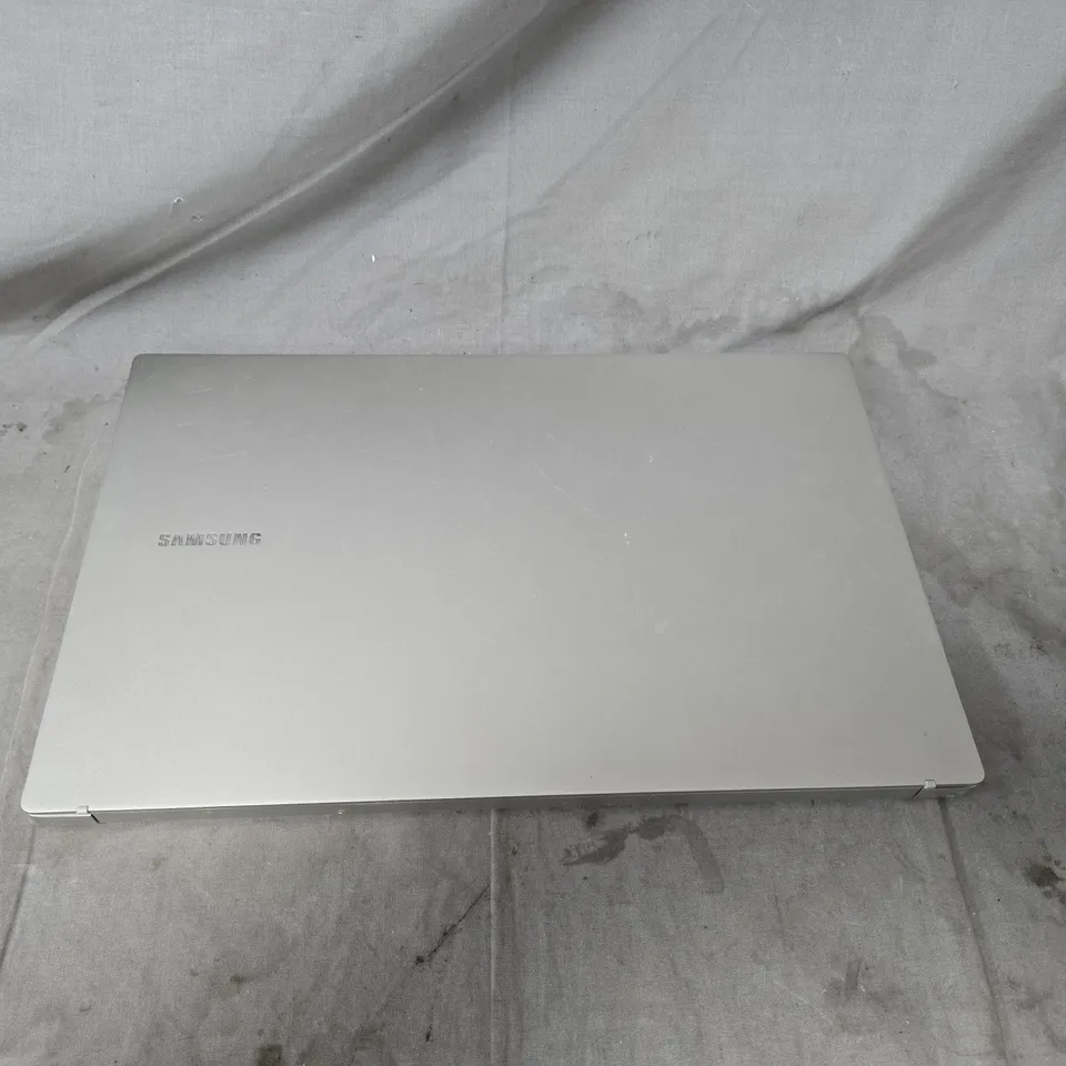 SAMSUNG LAPTOP – SILVER, INTEL CORE I5, WINDOWS