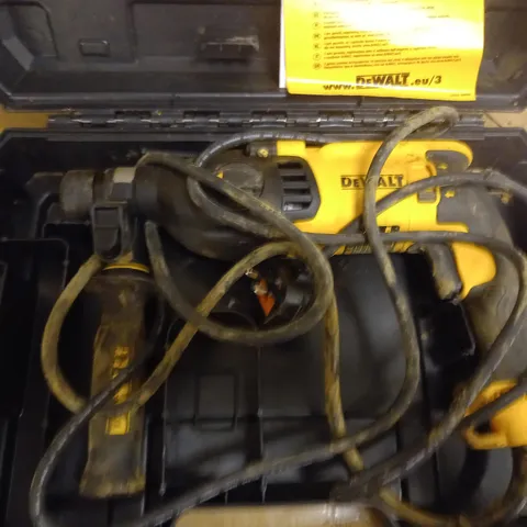 DEWALT D25133K