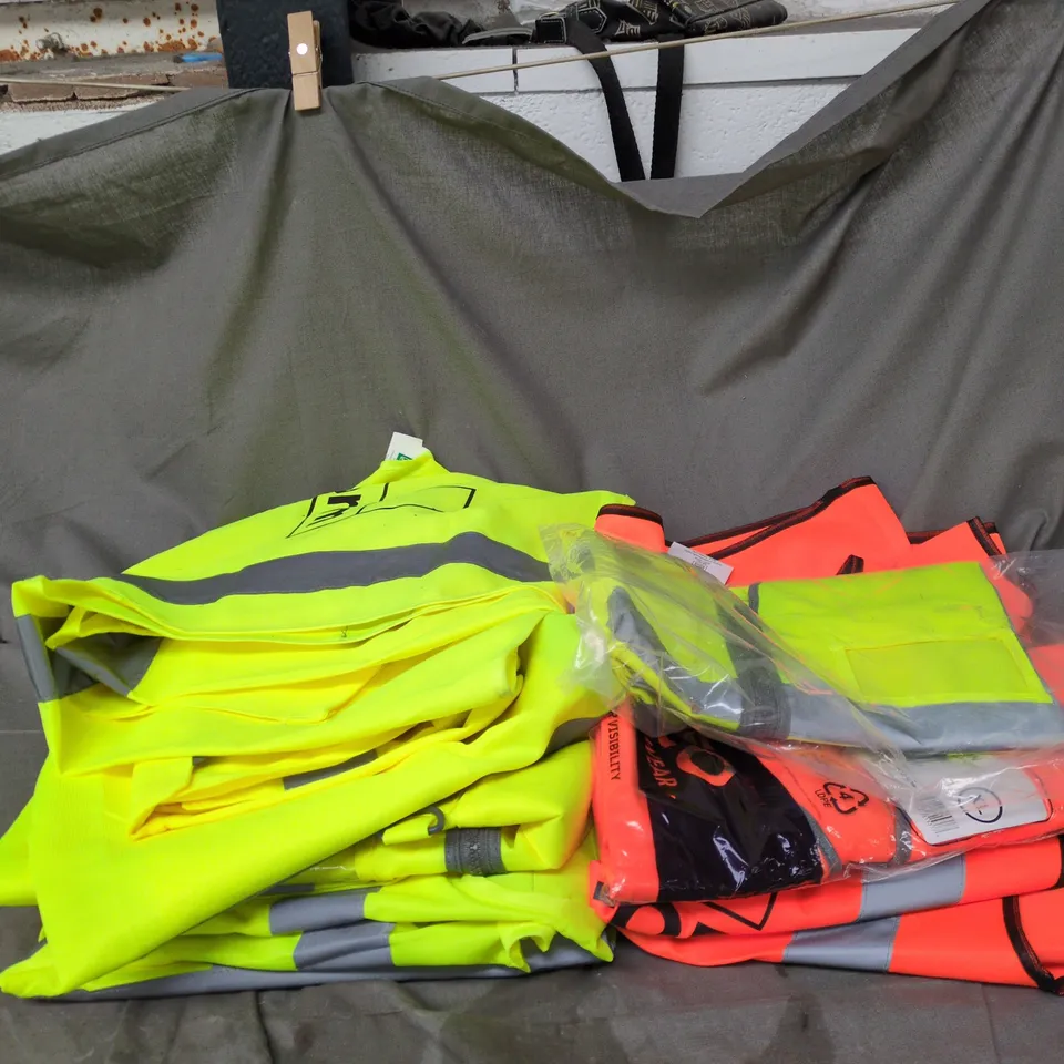 APPROXIMATELY 10 ASSORTED HI VIS WORK CLOTHES