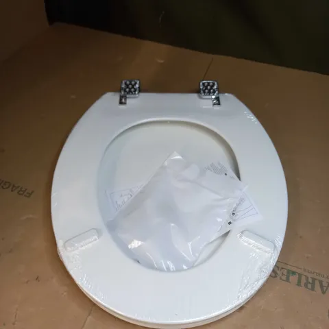 WHITE BLANCO TOILET SEAT