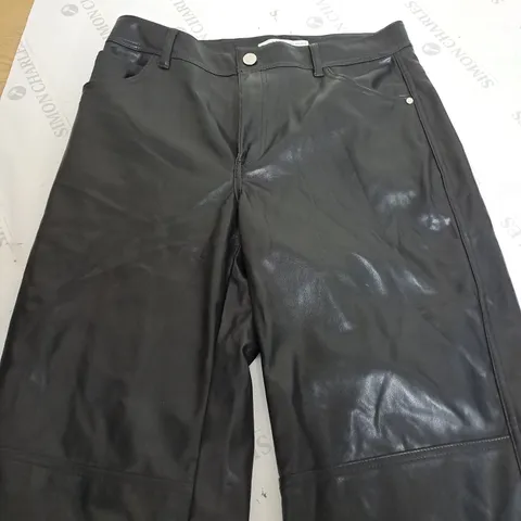 BERSHKA SHINY JEANS IN BLACK - XL
