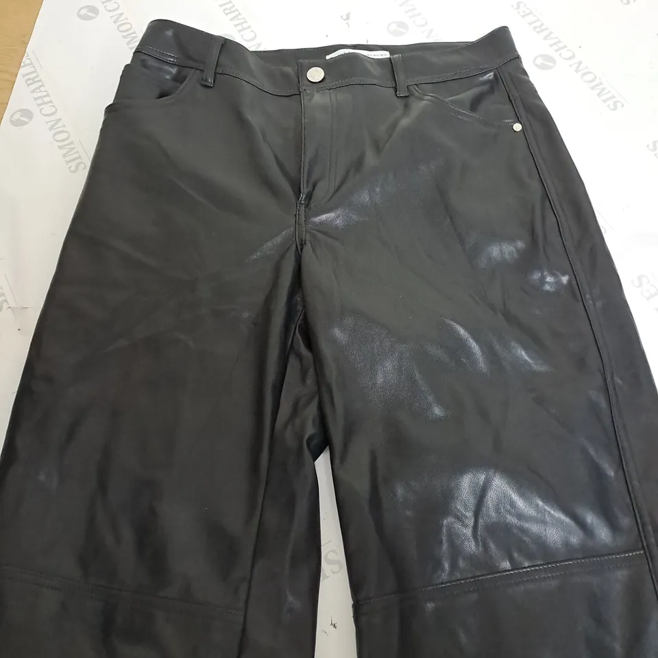 BERSHKA SHINY JEANS IN BLACK - XL