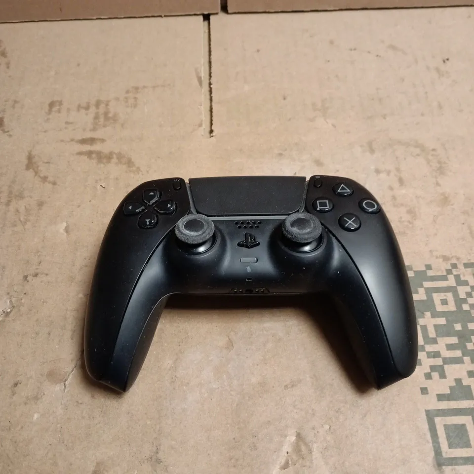 PLAYSTATION 5 DUAL SENSE WIRELESS CONTROLLER