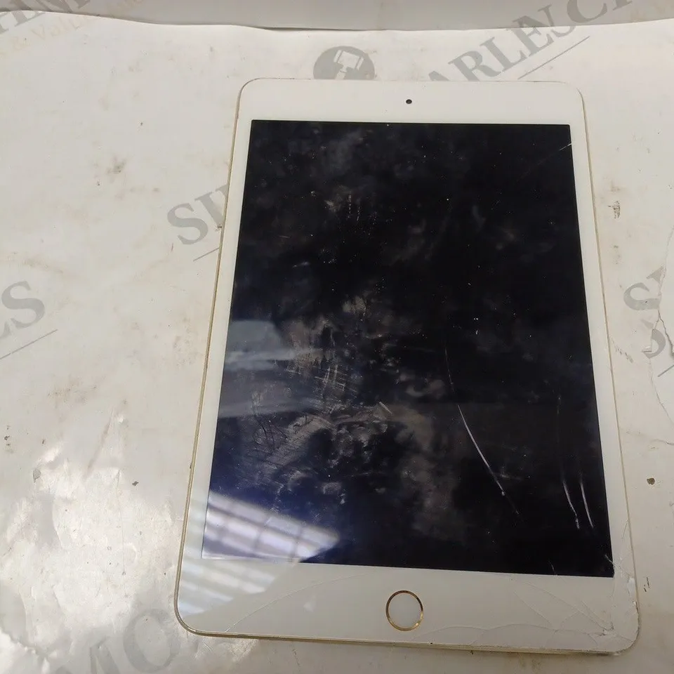 APPLE IPAD MINI 4 IN GOLD