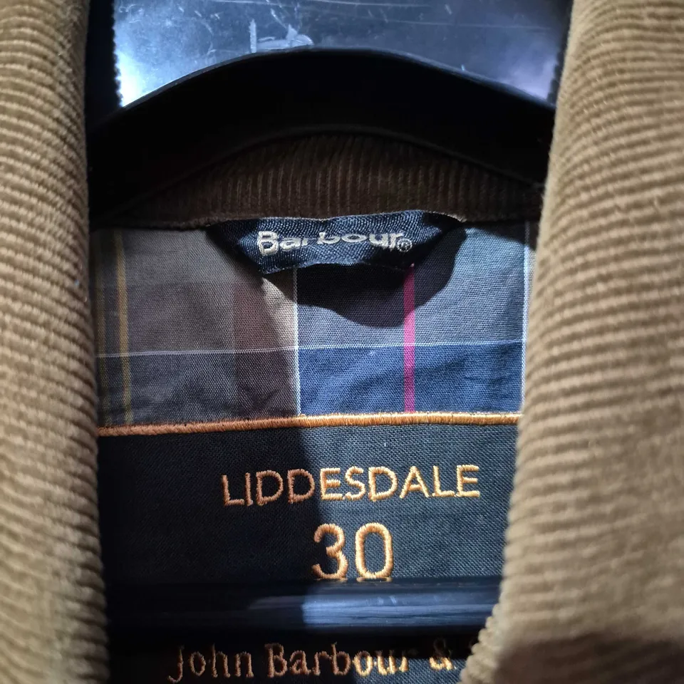 BARBOUR LIDDESDALE QUILTED JACKET – NAVY WITH MUSTARD TRIM, UK 30