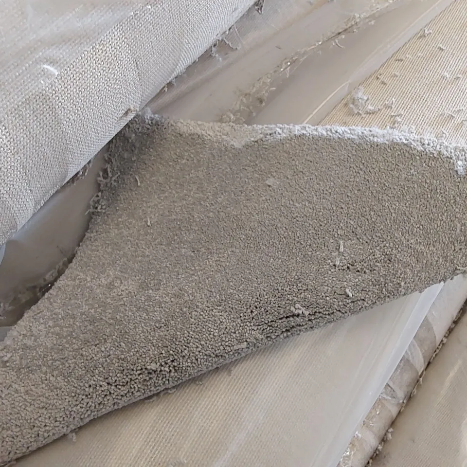 ROLL OF QUALITY ULTIMATE IMPRESSIONS PARADISE CARPET // SIZE: APPROX 5 X 7.4m