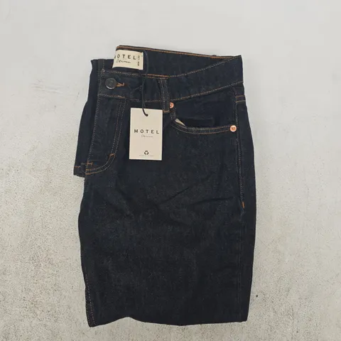 MOTEL LOW RISE RIGID FLARE JEANS IN INDIGO SIZE W28/L32