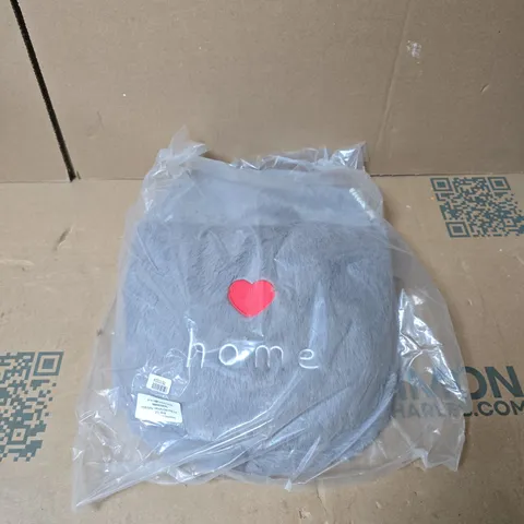 HOME LOVE HEART GREY FOOT WARMER 