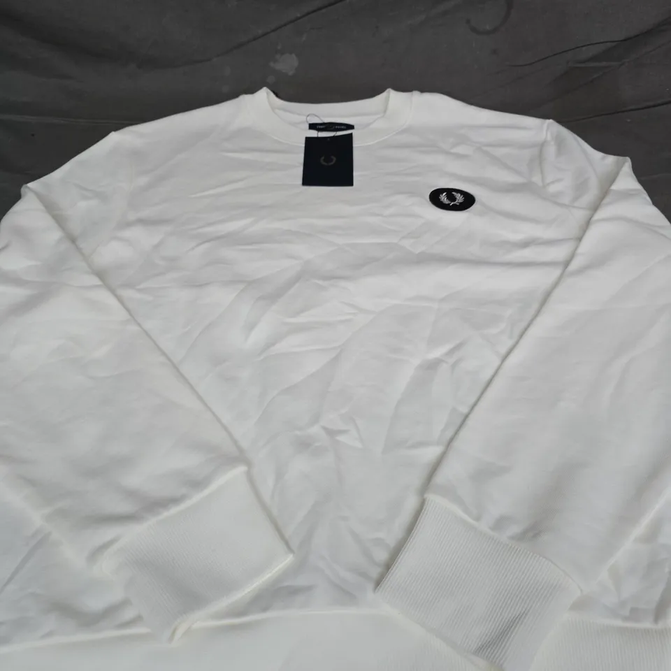 FRED PERRY WHITE SWEATSHIRT – SIZE XXL 