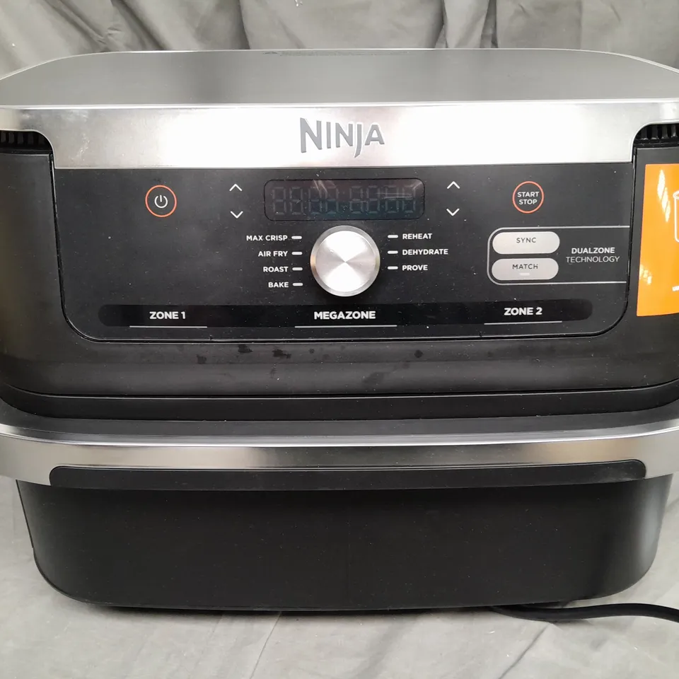 BOXED NINJA 10.4L FOODI FLEXDRAWER DUAL AIR FRYER IN BLACK AF500UK
