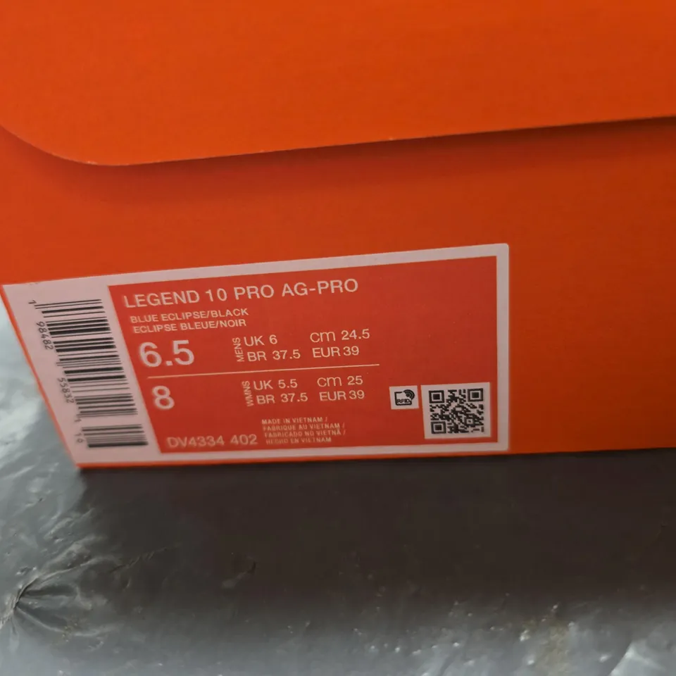 NIKE LEGEND 10 PRO AG-PRO FOOTBALL BOOTS – GREY/ORANGE, UK SIZE 6