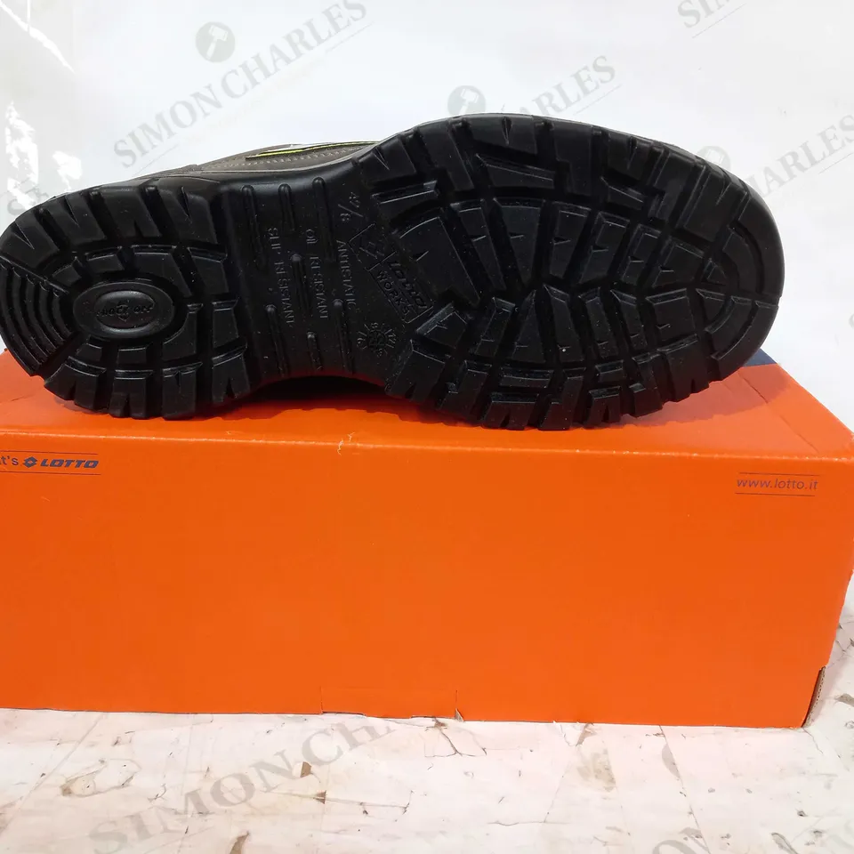 BOXED PAIR OF WORKS LOTTO SHOES IN ASPHALT COLOUR UK SIZE 8