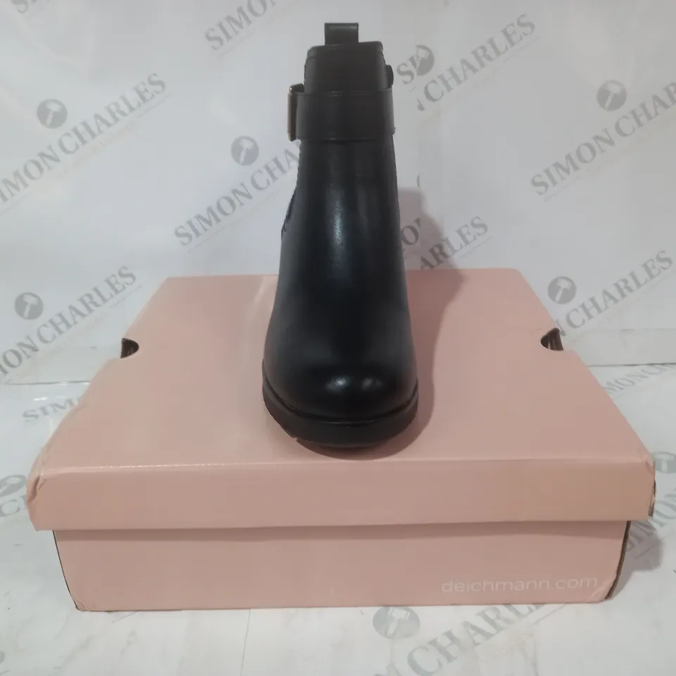 BOXED PAIR OF GRACELAND LOW BLOCK HEEL ANKLE BOOTS IN BLACK EU SIZE 38