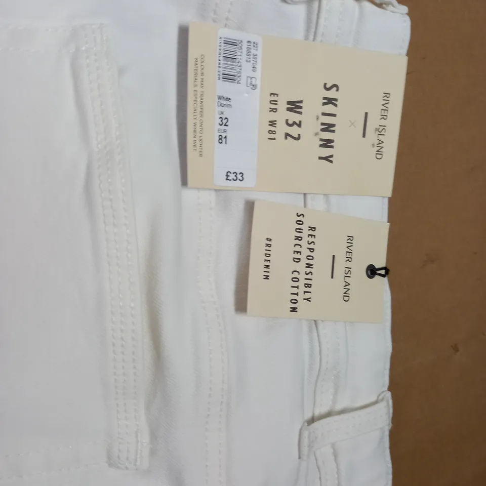 RIVER ISLAND WHITE SKINNY DENIM SHORT - W32