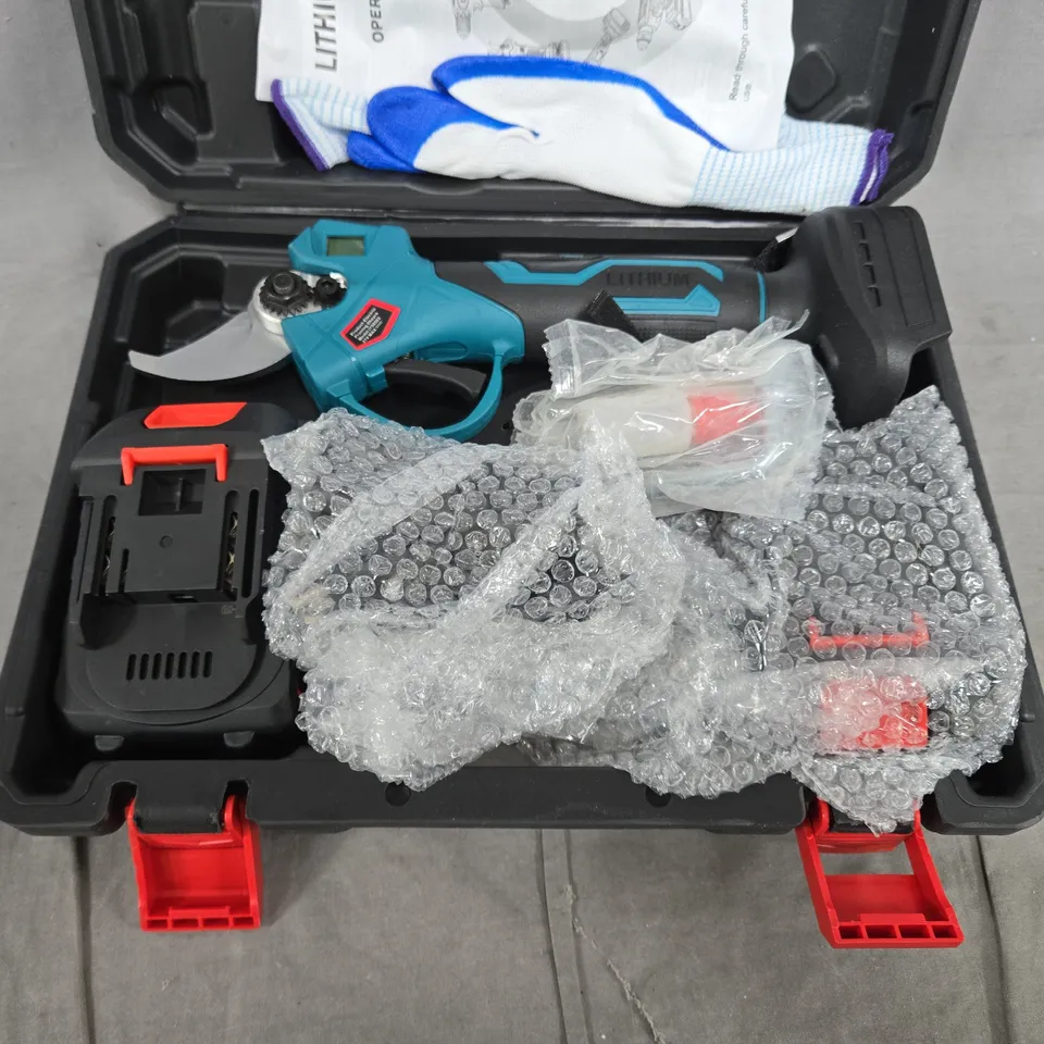 CORDLESS POWER TOOL KIT