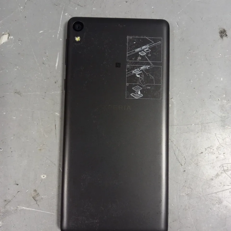 SONY XPERIA F3311 SMARTPHONE IN SILVER 