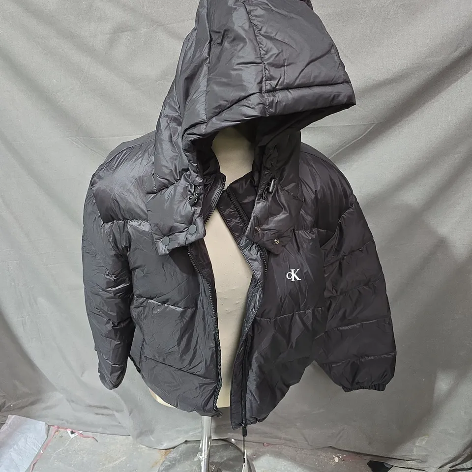 CALVIN KLEIN JEANS ZIP HOODED JACKET IN BLACK - LARGE