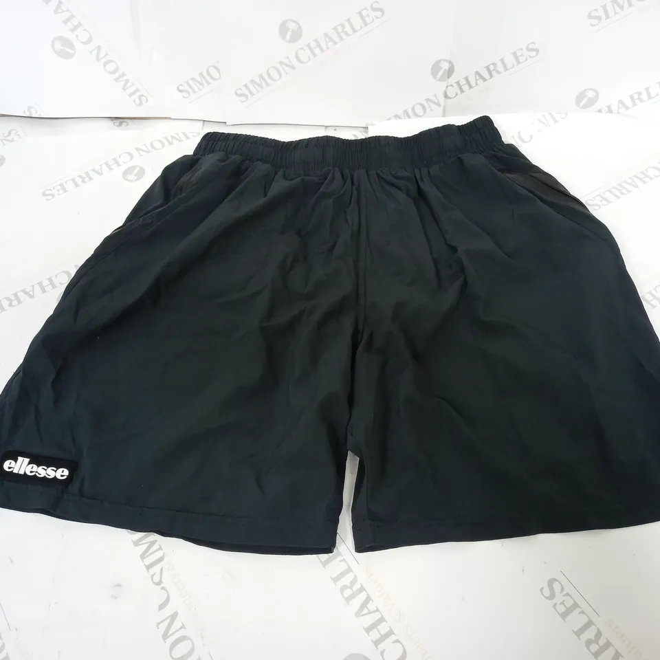 ELLESSE LOGO CASUAL SHORTS SIZE XL