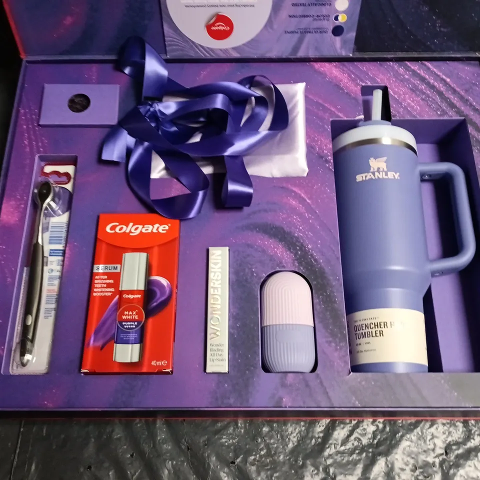 BOXED COLGATE MAX WHITE PURPLE SERUM 7-PIECE GIFT SET