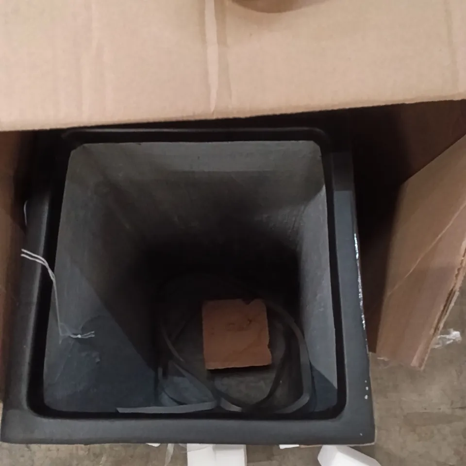 BOXED PLANT POT TALL STANDING - BLACK