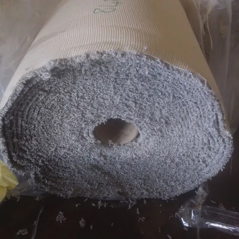 ROLL OF QUALITY FEELINGS 913 SILVER CARPET APPROXIMATELY 5X21M