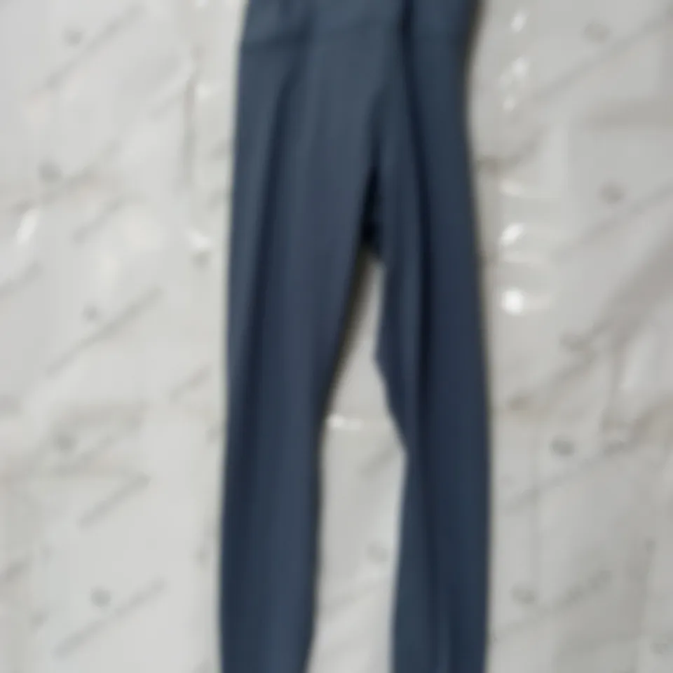 BOX OF ASSORTED CLOTHES APPROXIMATELY 15 TO INCLUDE WOMEN'S SPORTSWEAR